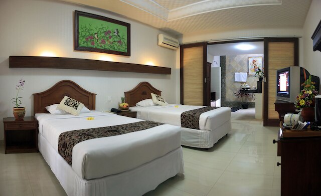 ザ タマン アユ