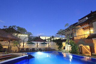 ザ タマン アユ