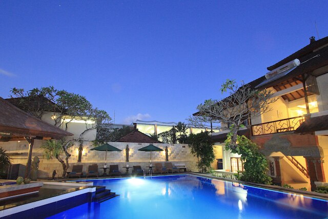 ザ タマン アユ