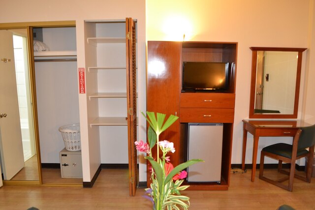 ウエスト プラザ ホテル マラカル