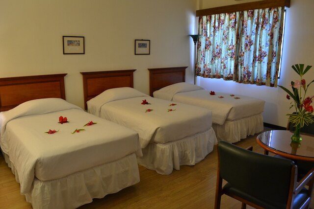 ウエスト プラザ ホテル マラカル