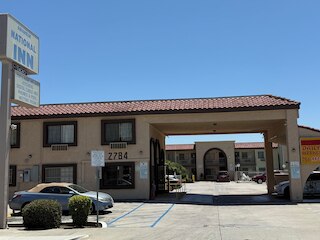 アナハイム ナショナル イン