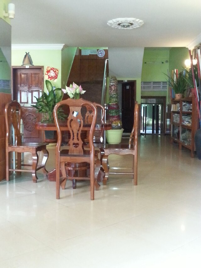 タ ソム ゲストハウス & ツアー サービス