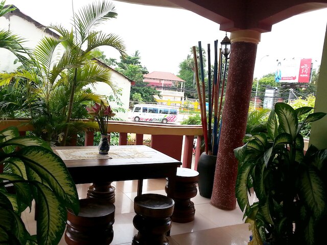 タ ソム ゲストハウス & ツアー サービス