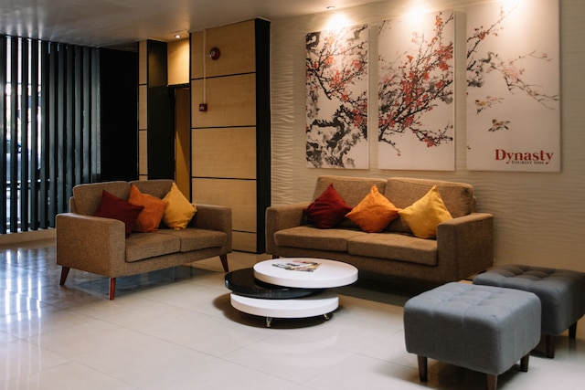 ダイナスティ ツーリスト イン