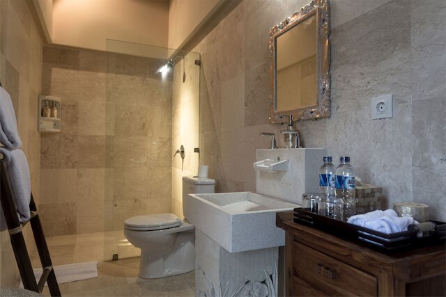 ヴィラ クムダ、ナクラ