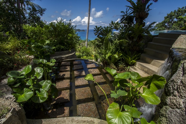 モンキー フラワー ヴィラズ