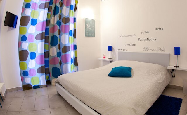 ビィハウス ナポリ ルーム アンド ブレックファスト