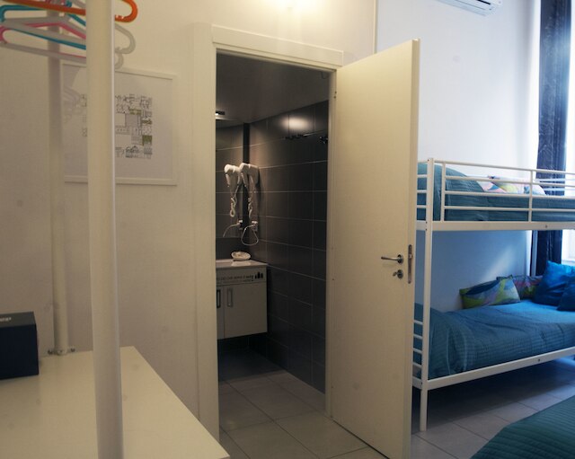 ビィハウス ナポリ ルーム アンド ブレックファスト