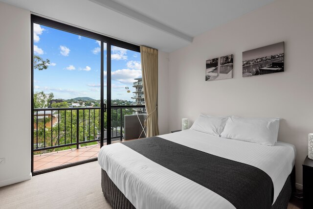 ザ オアシス アパートメンツ