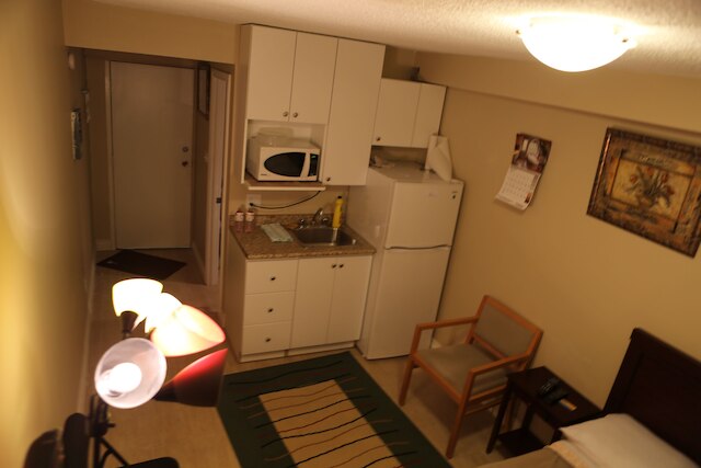 トロント ファーニッシュド リビング