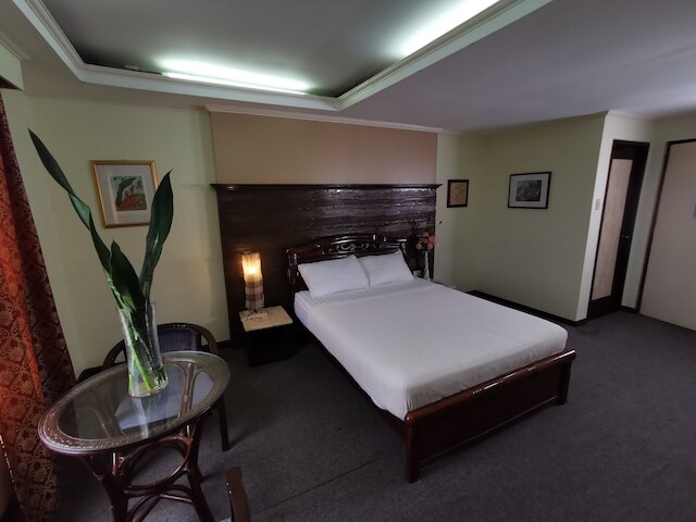 セブ ヒルトップ ホテル