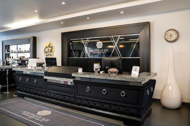 エラヤ ホテル ヴィエナ シティ ウエスト