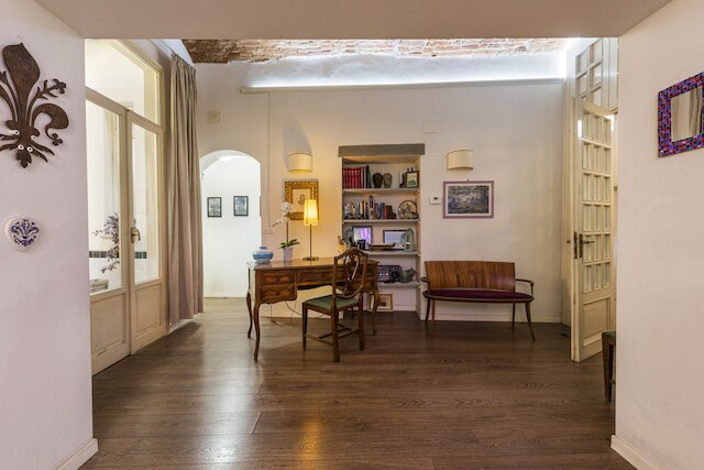 フィレンツェ ハイドアウェイ バイ Mmega