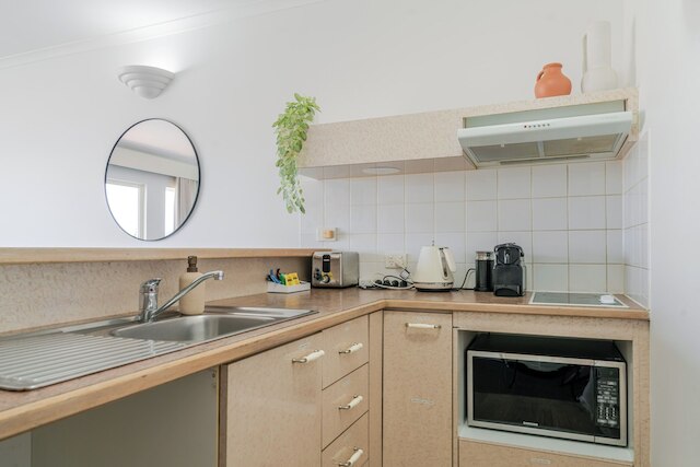 インナーシティーワンベッドルームアパートメントウィズプールビュー22