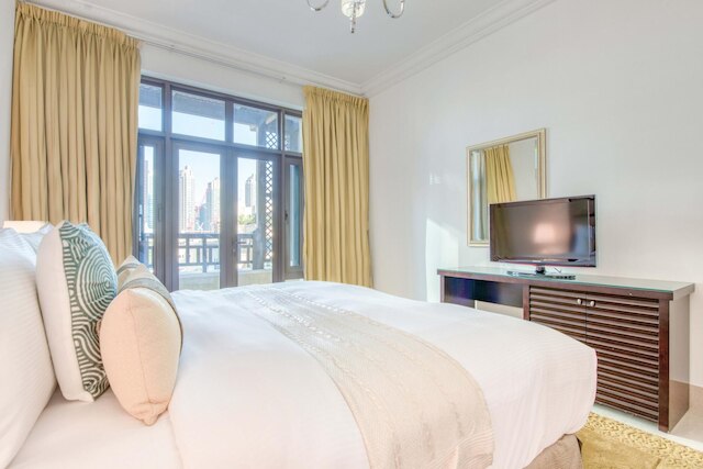 テイストフル アパートメント CLS トゥ ブルジ カリファ ドバイ モール