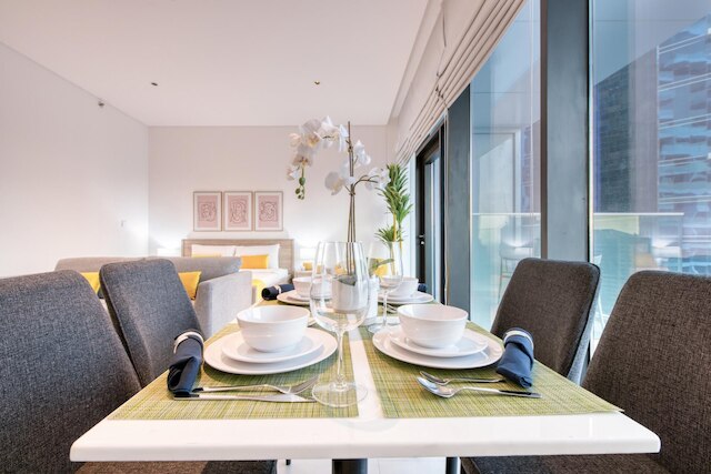 スタイリッシュ スタジオ W ドバイ カナル VW イン ビジネス ベイ