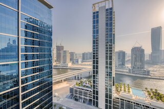 スタイリッシュ スタジオ W ドバイ カナル VW イン ビジネス ベイ