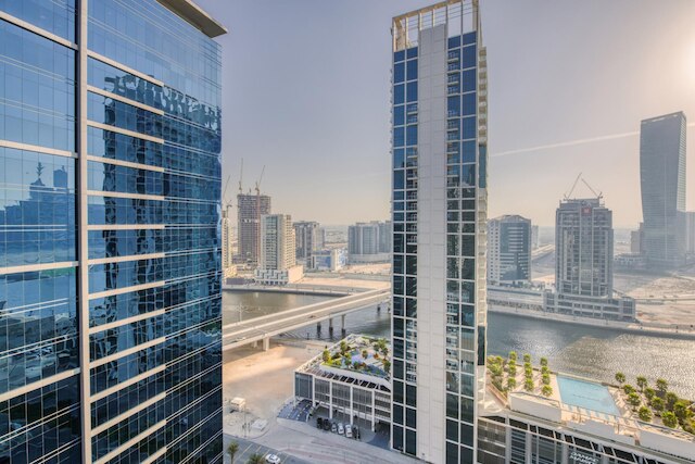 スタイリッシュ スタジオ W ドバイ カナル VW イン ビジネス ベイ