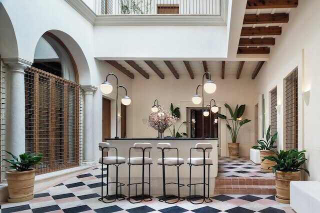 カサ デル レイ サビオ