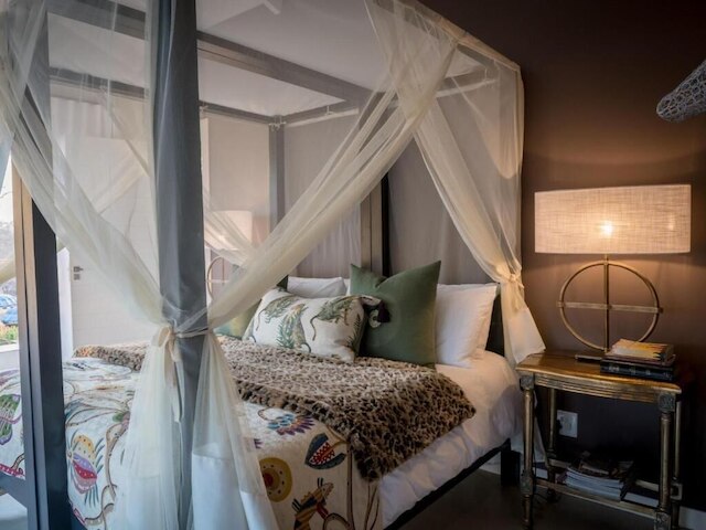 サファリ・ムーン・ラグジュアリー・ブッシュロッジ