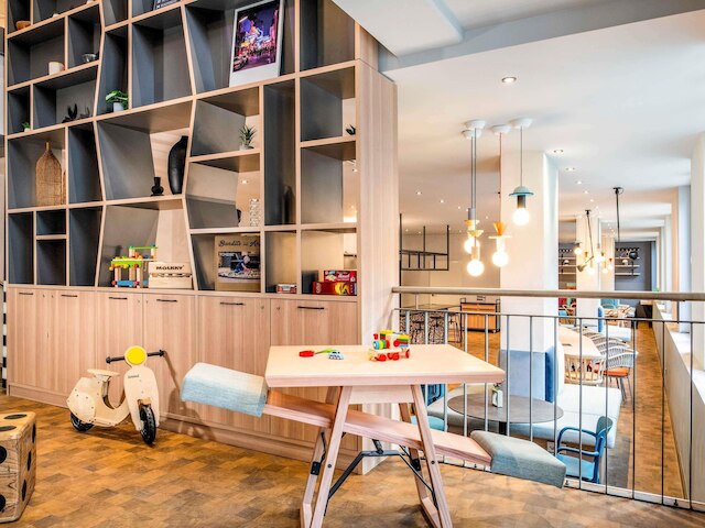 アパートスタイルホテル アダージオ アクセス ハンブルク