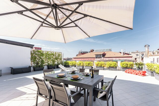 テッラッツァサンフェルディナンド、ナポリ