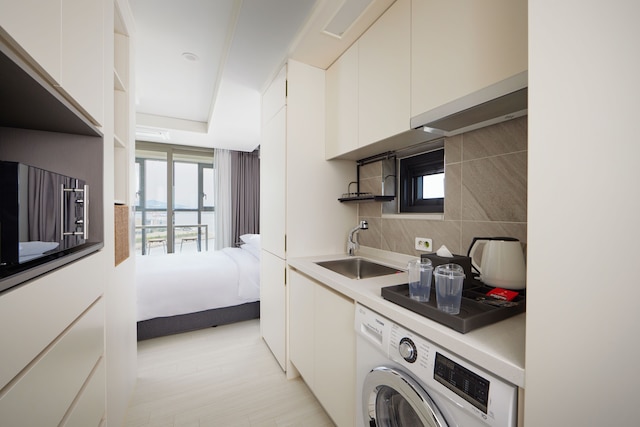 Shift Door Residence Hari