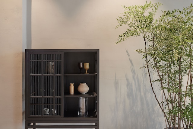 Shift Door Residence Hari