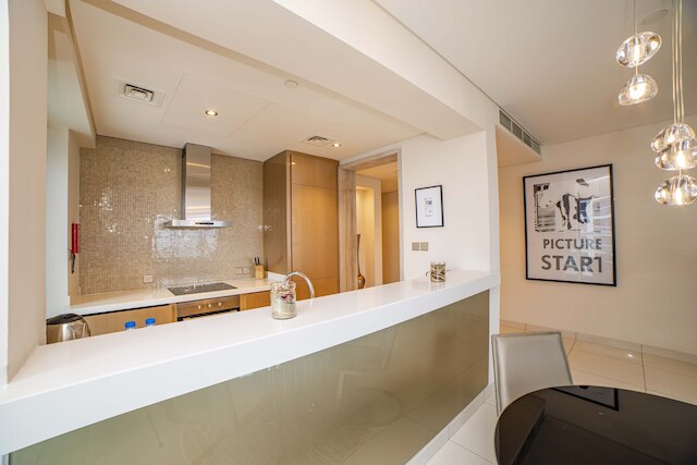 ラグジュアリー 2BR アパートメント イン パラマウントタワーズ ビジネスベイ