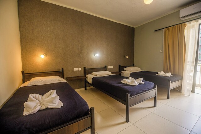 ザ セブン アパートメンツ