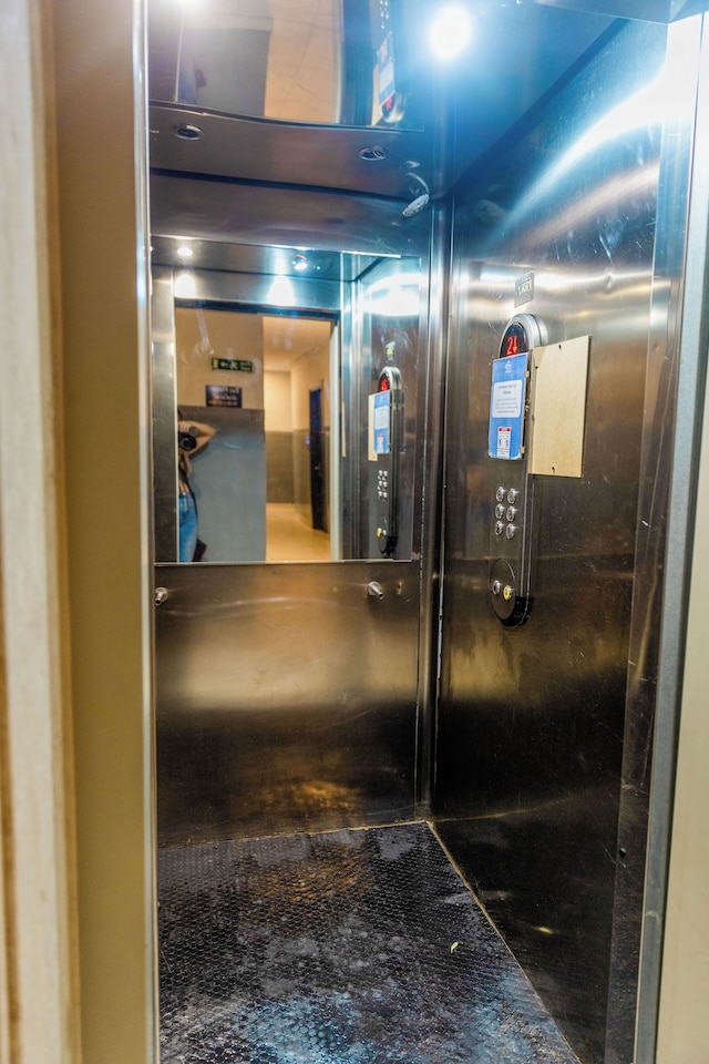 ザ セブン アパートメンツ