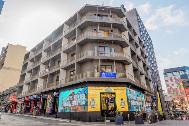 ザ セブン アパートメンツ