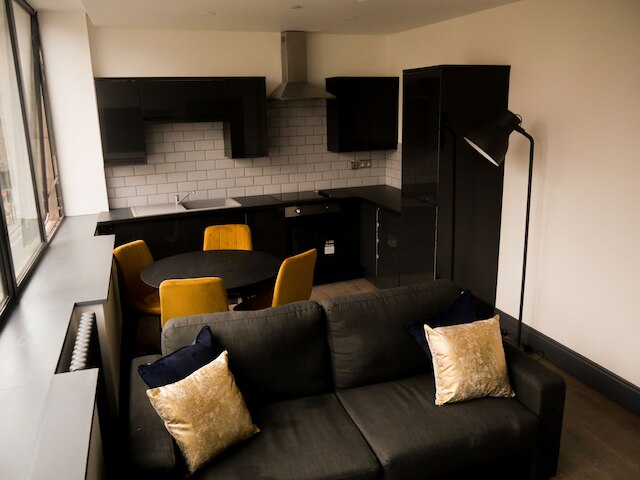 ニューオックスフォードハウスアパートメンツ