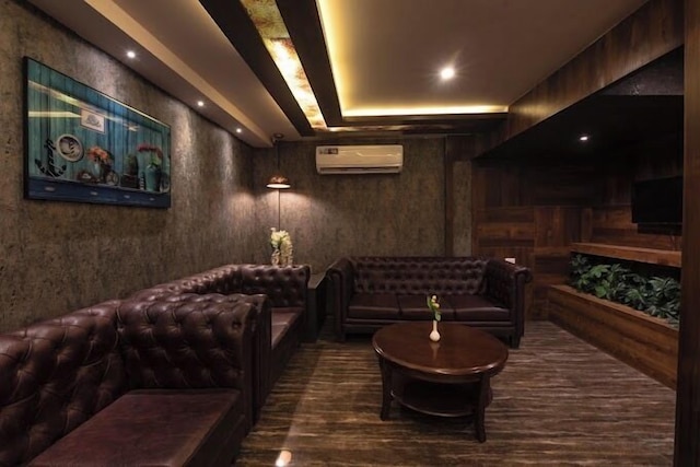 ホテル モナーク インターナショナル