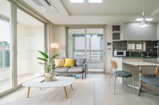 Urbanstay Songdo Moonlight Park