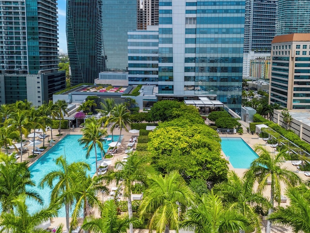 ラグジュアリー コンドズ アット フォー シーズンズ