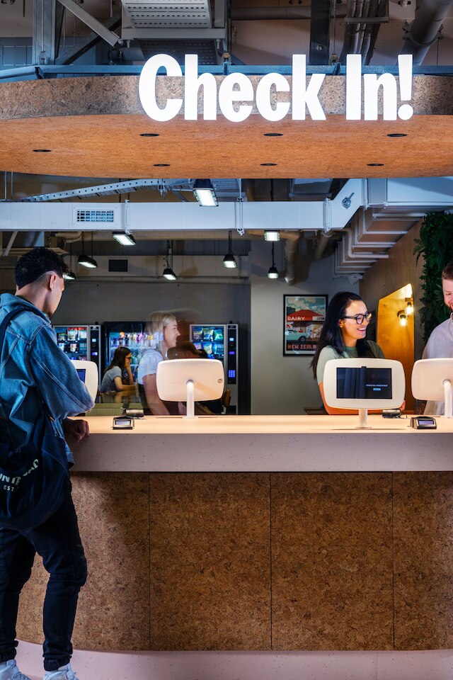 ラロ オークランド