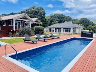 レッド ハイビスカス ヴィラズ