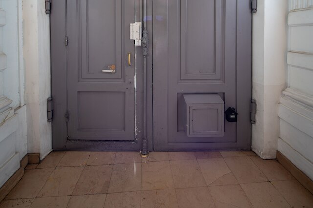 ジョロ リビング