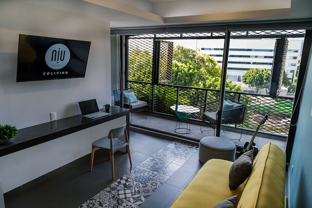 ニウモダンアパートメントニアWTC＆コンデサ - ロマサー