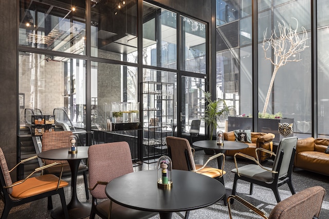 プレイ ミッドタウン