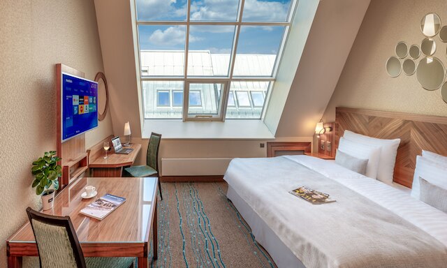 クラウン パレス アパートメンツ バイ アドレズ