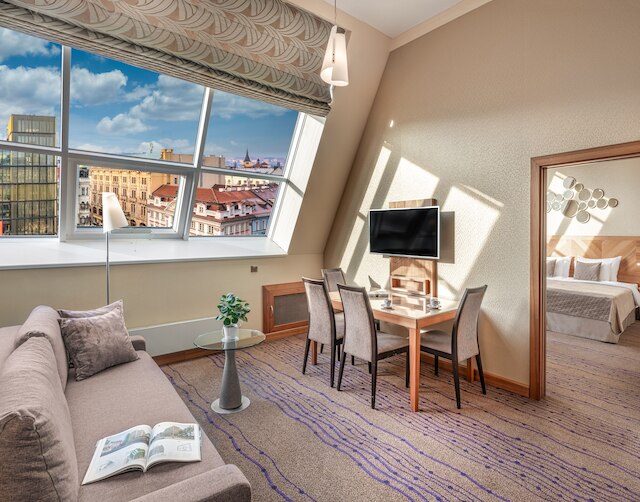 クラウン パレス アパートメンツ バイ アドレズ