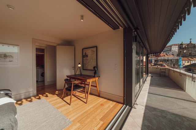 ダウンタウン ペントハウス ウィズ リバー ビュー by Vacationy