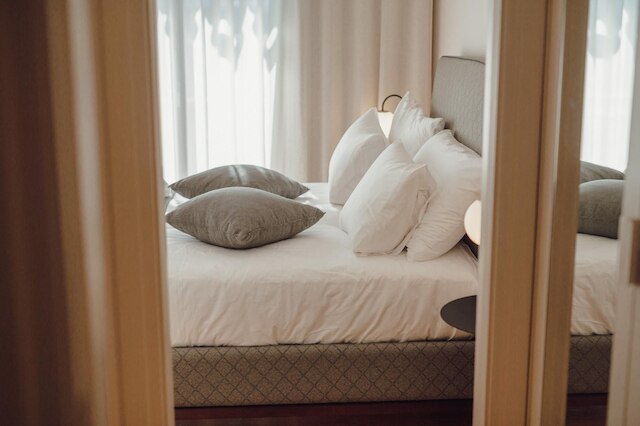 ダウンタウン ペントハウス ウィズ リバー ビュー by Vacationy