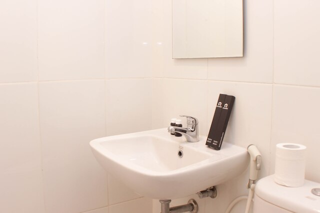 ナイス アンド コージー スタジオ アット タマンサリ マホガニー カラワン アパートメント