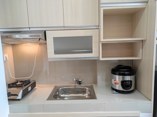 シンプリー アンド クリーン 2ベッドルーム アパートメント  アット ヴィダ ビュー マカッサル