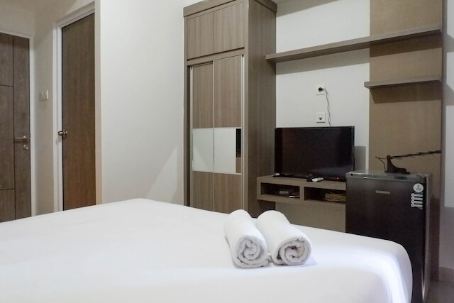 スタイリッシュ リビング スタジオ  アパートメント  アット タマン メラティ スラバヤ