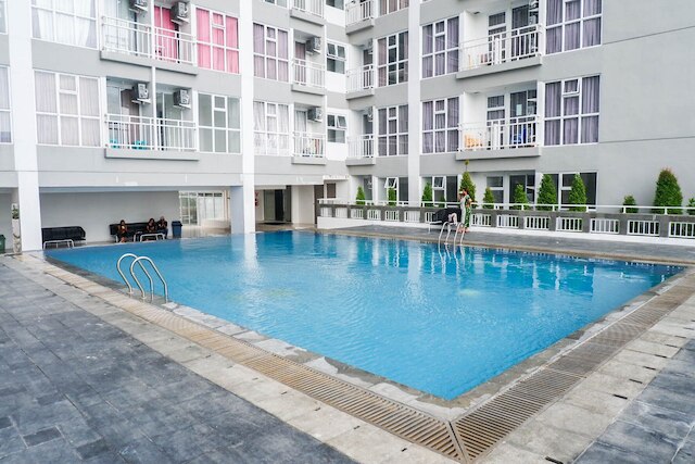 スタイリッシュ リビング スタジオ  アパートメント  アット タマン メラティ スラバヤ